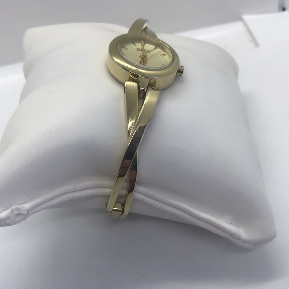 New Elegance DKNY Gold watch with gold bracelet - Picture 4 of 10